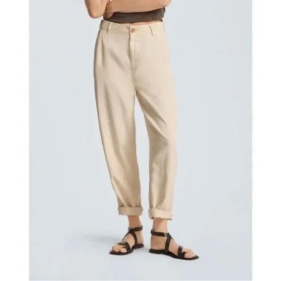 NEW WITH TAGS Everlane The TENCEL‎ Parchment Cream Relaxed Chino in Size 6